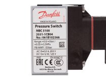 Реле давления Danfoss MBC 5100 061B102366. Реле давления Danfoss MBC 5100 061B102366.